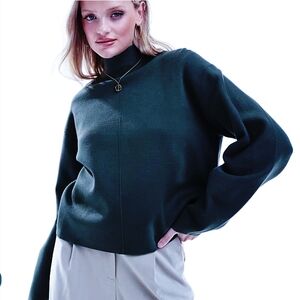 Elegant Dark Green Women's Sweater NWT!